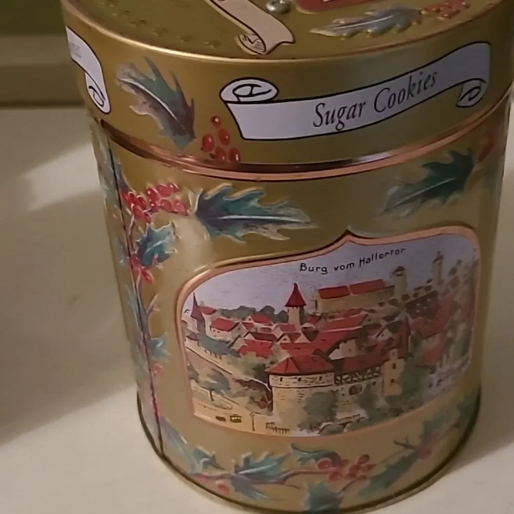 Festive Sugar Cookie Gold Musical  Cookie Tin